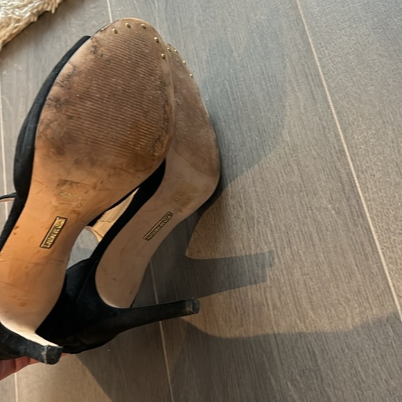 Louise et Cie Suede Peep Toe Ruffle Stiletto Zipper Heels Black Women Size 9.5 - Picture 9 of 16